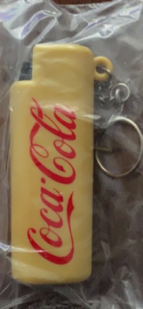93175-1 € 3,00 coca cola sleutelhanger  tevens aansteker.jpeg